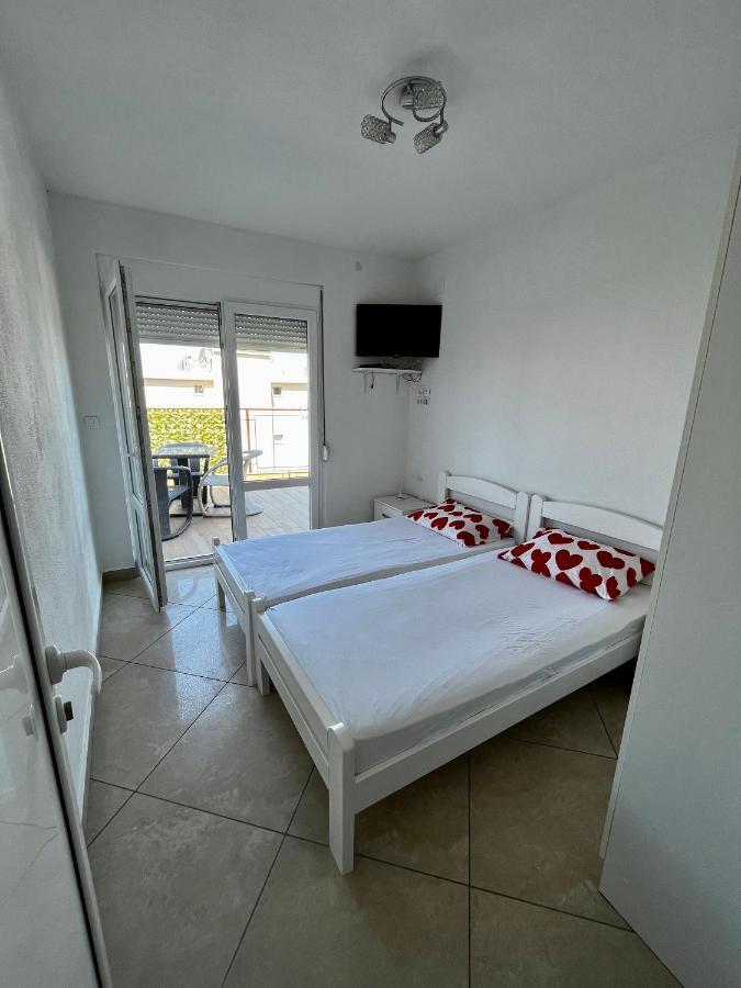 Apartments Apartmani Bojana Utjeha Bagian luar foto
