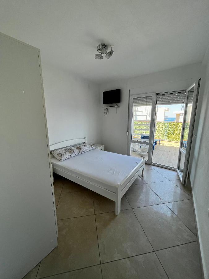 Apartments Apartmani Bojana Utjeha Bagian luar foto