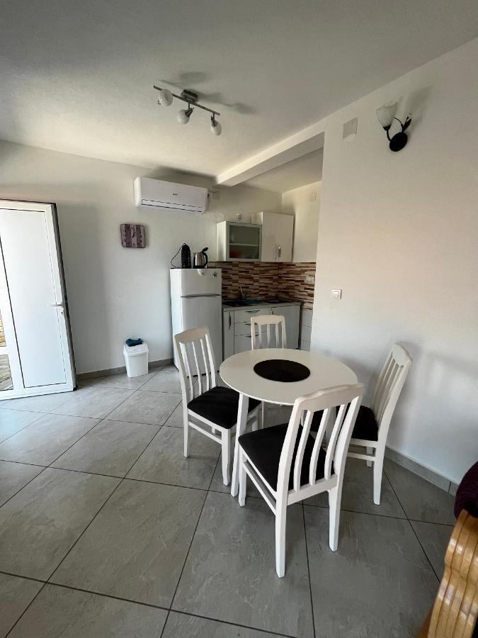 Apartments Apartmani Bojana Utjeha Bagian luar foto