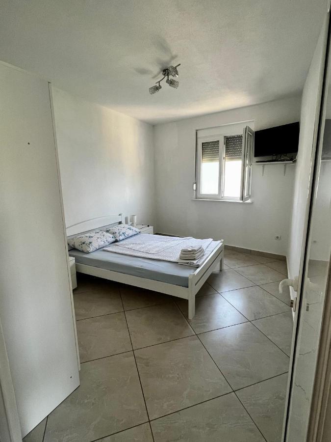Apartments Apartmani Bojana Utjeha Bagian luar foto