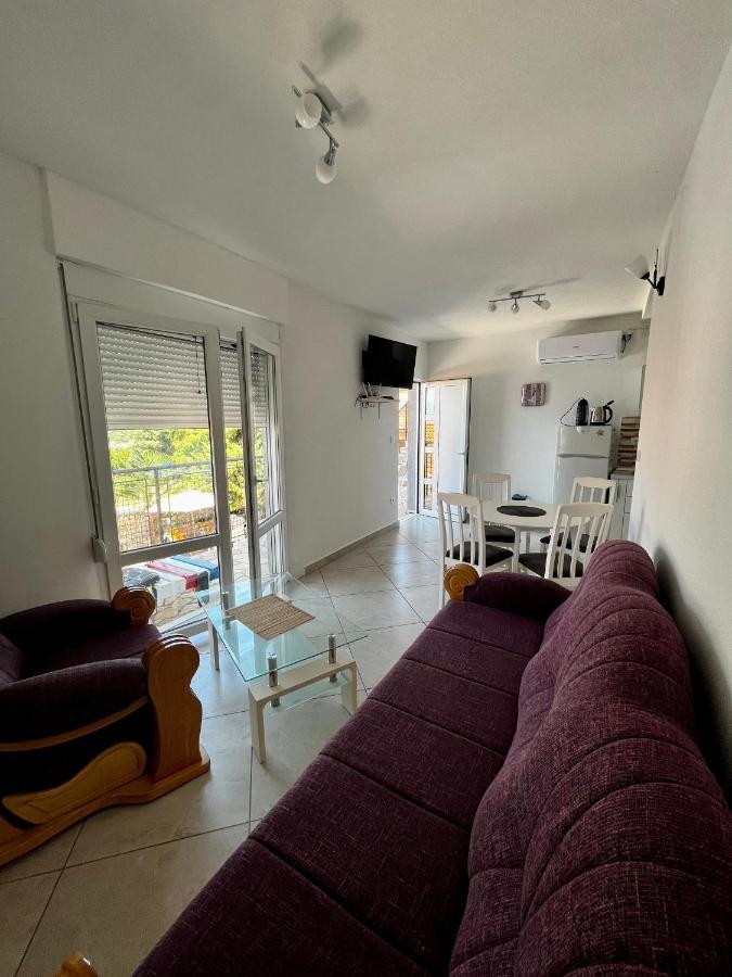 Apartments Apartmani Bojana Utjeha Bagian luar foto