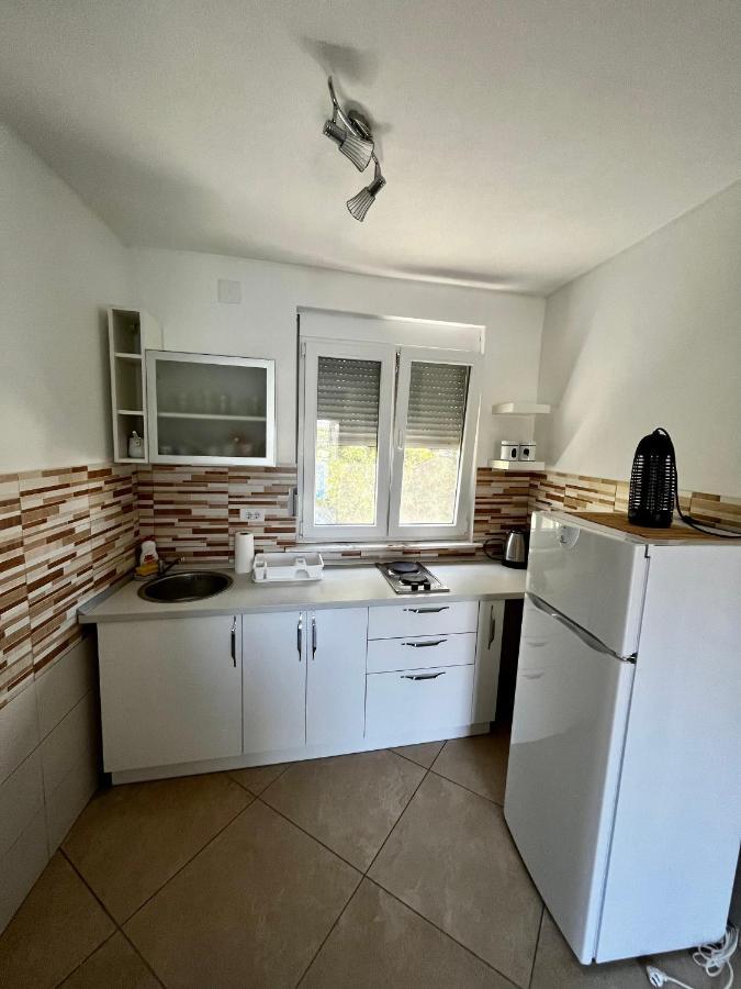 Apartments Apartmani Bojana Utjeha Bagian luar foto