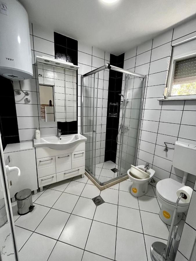 Apartments Apartmani Bojana Utjeha Bagian luar foto