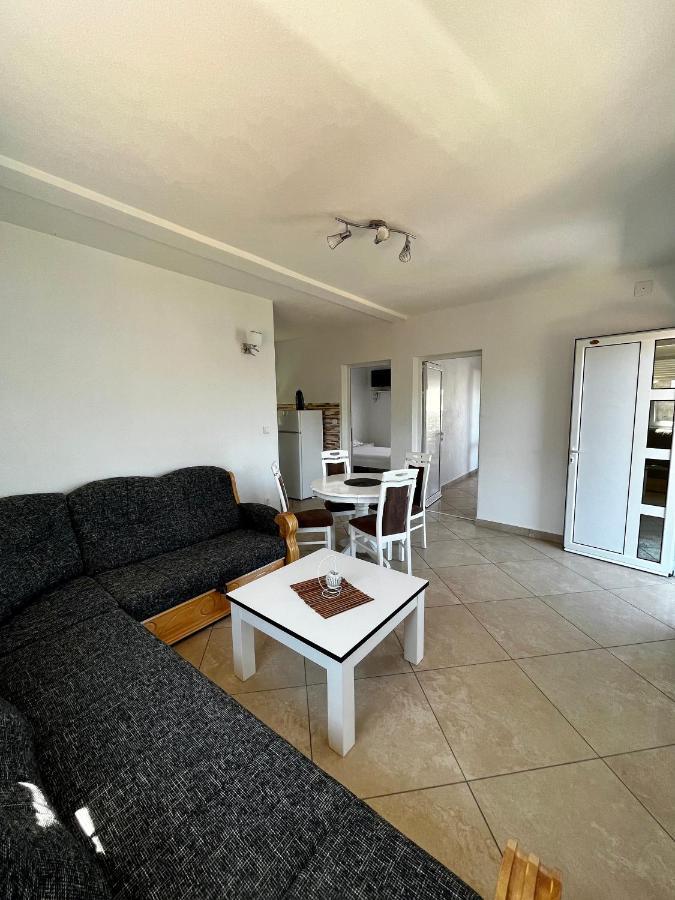 Apartments Apartmani Bojana Utjeha Bagian luar foto
