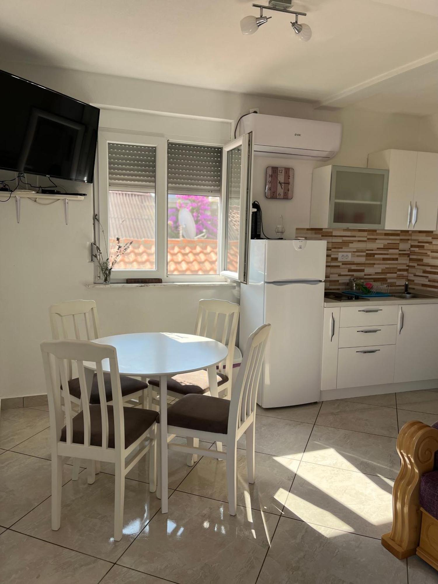 Apartments Apartmani Bojana Utjeha Bagian luar foto