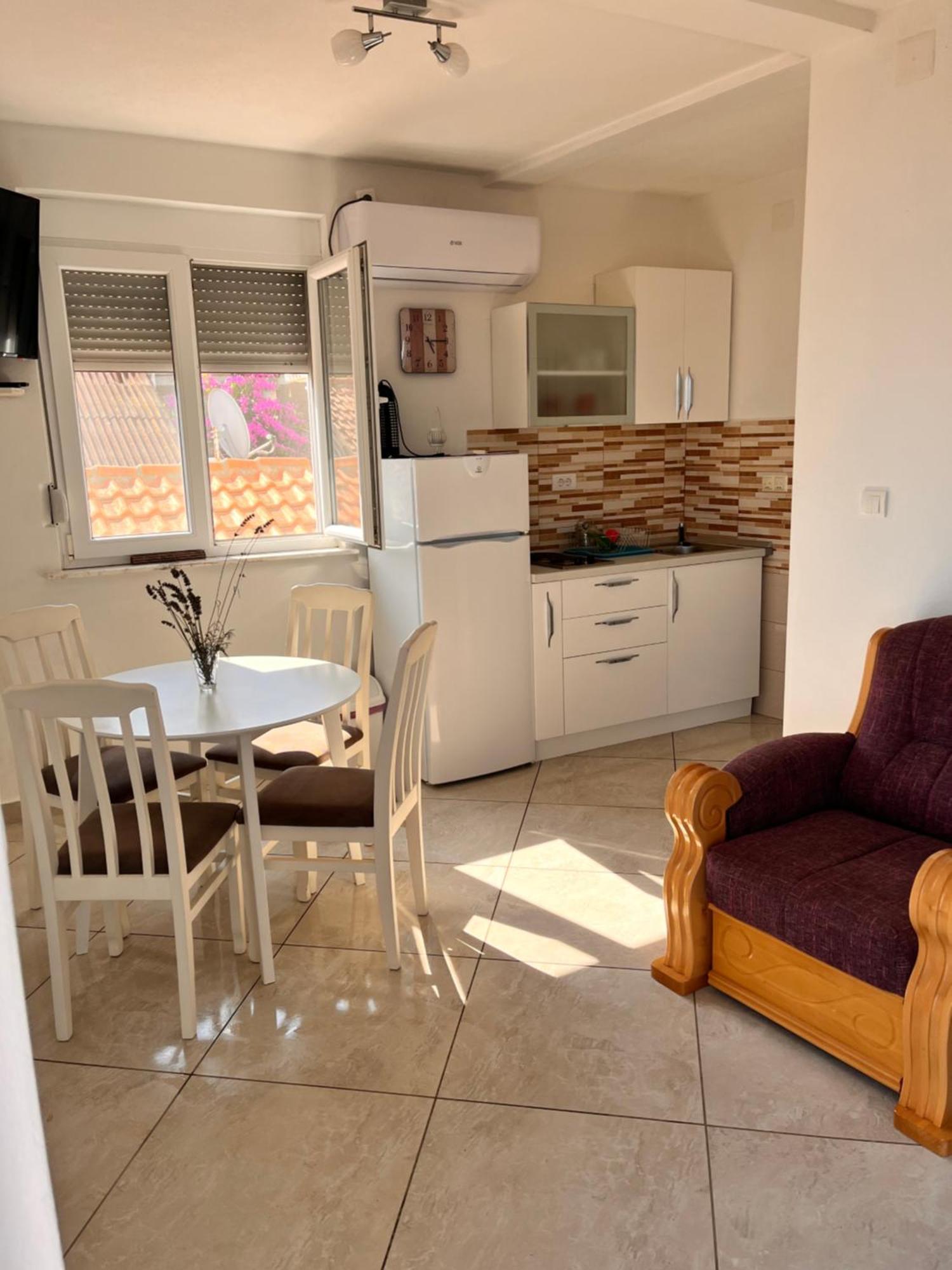 Apartments Apartmani Bojana Utjeha Bagian luar foto